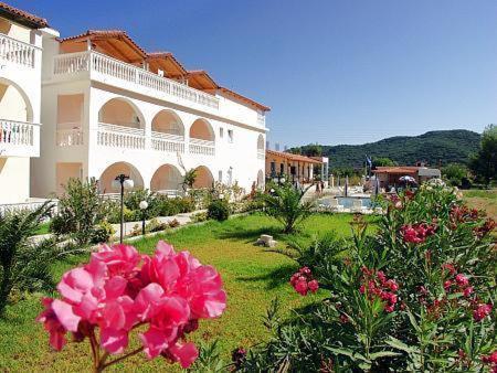 Hotel Plessas Palace Alykanas  Bagian luar foto